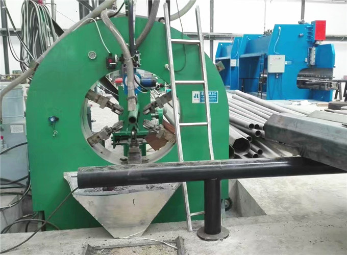 龍門自動焊接設備