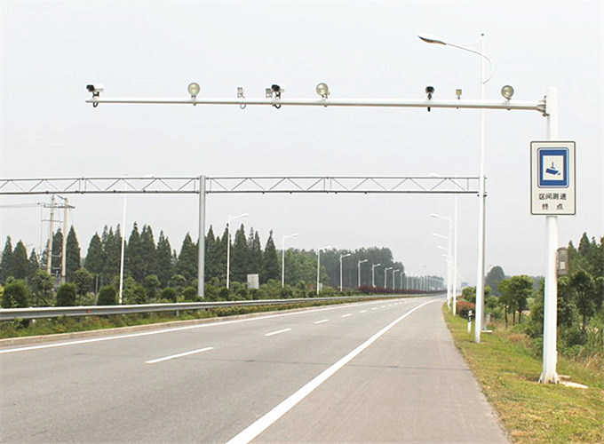 成都電子測速卡口杆