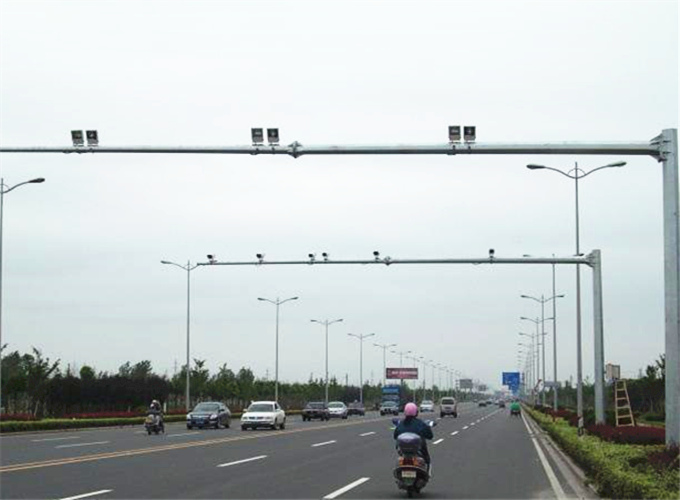 成都八角形電子警察杆