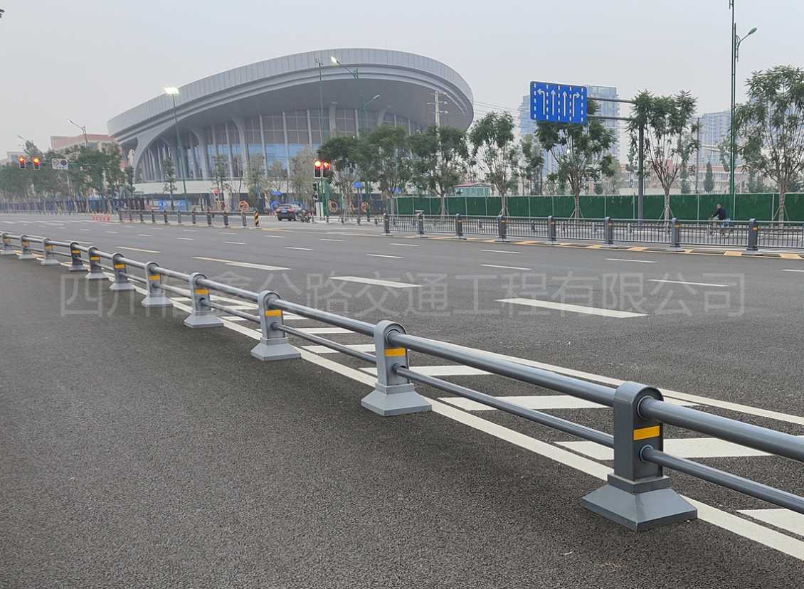 市政隔離護欄（機非隔離護欄）