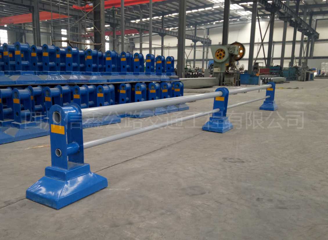 市政隔離護欄（機非隔離護欄）