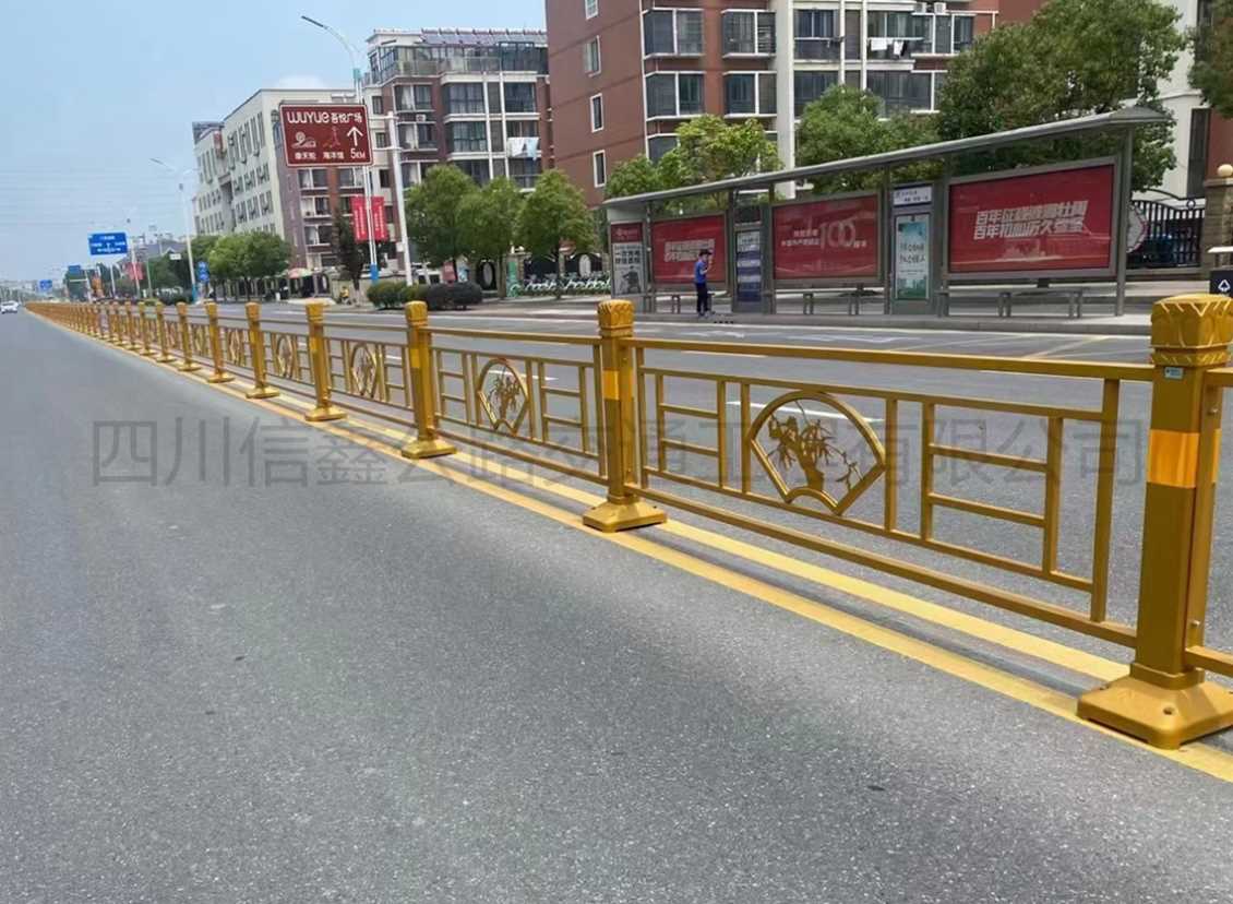 市政隔離護欄（中央隔離欄）