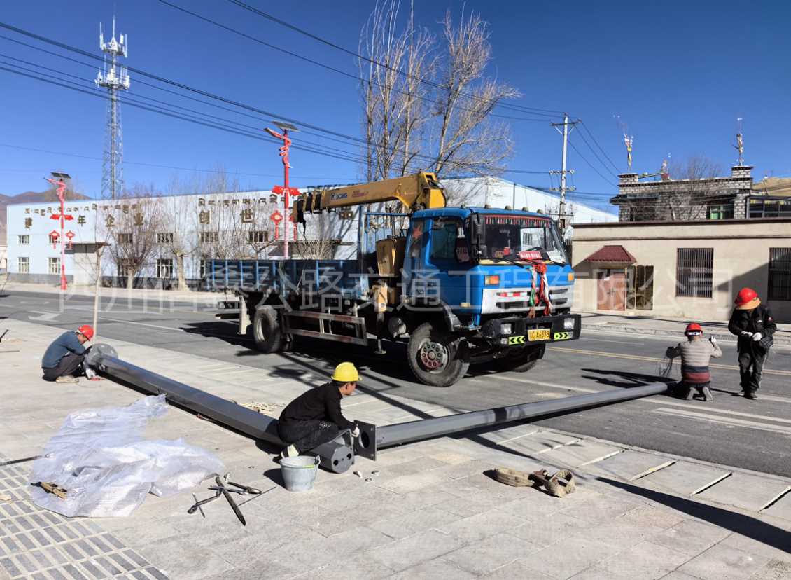 電子警察監控杆（L型杆）